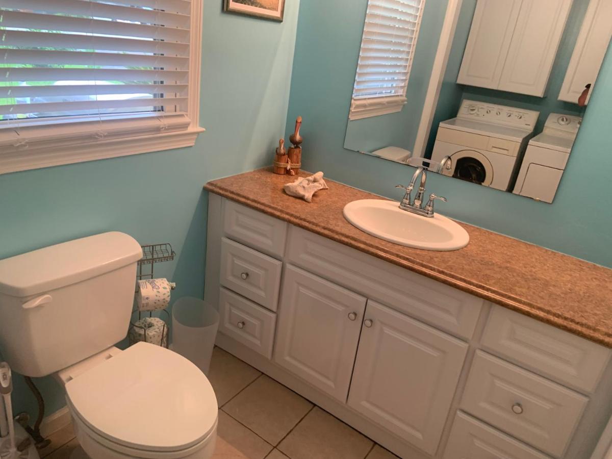 Cheerful Two Bedroom House 1.5 Miles From Beach. 默特尔比奇 外观 照片