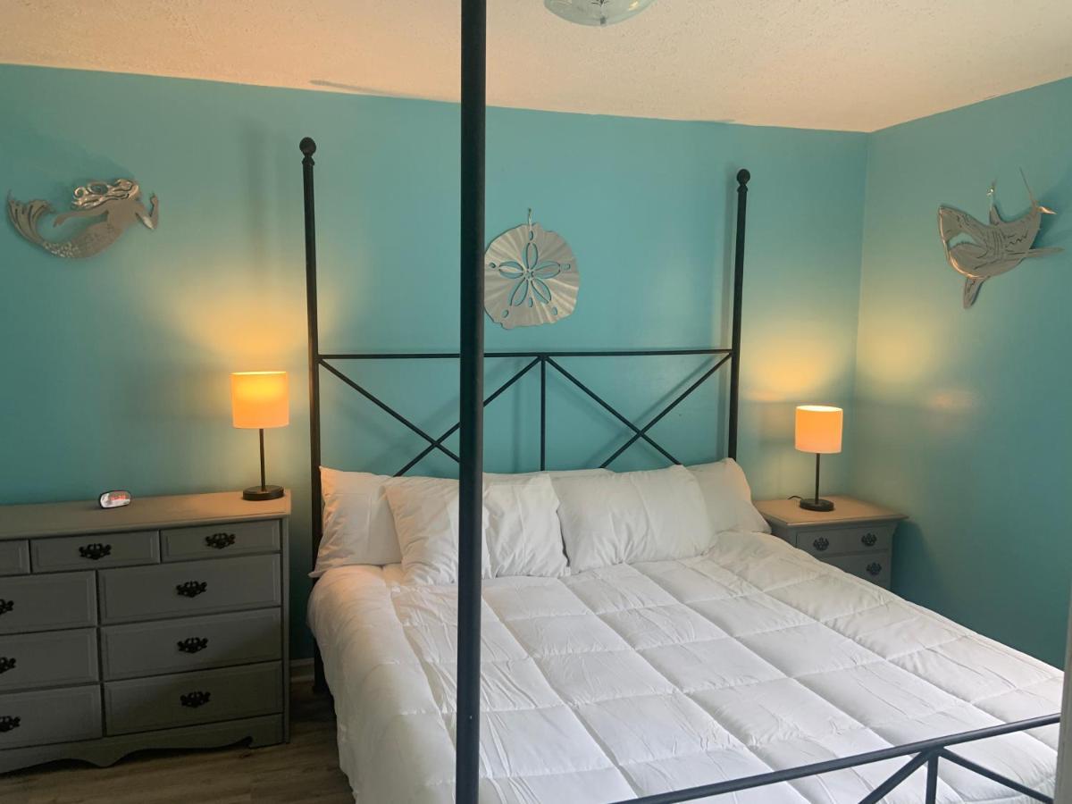 Cheerful Two Bedroom House 1.5 Miles From Beach. 默特尔比奇 外观 照片
