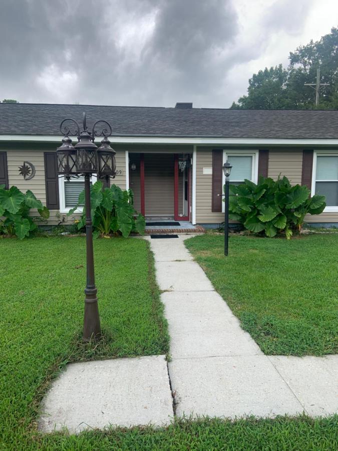 Cheerful Two Bedroom House 1.5 Miles From Beach. 默特尔比奇 外观 照片