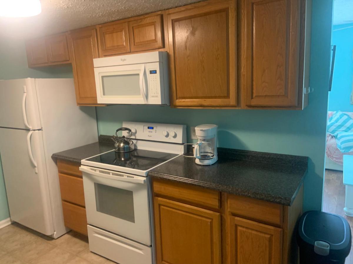 Cheerful Two Bedroom House 1.5 Miles From Beach. 默特尔比奇 外观 照片