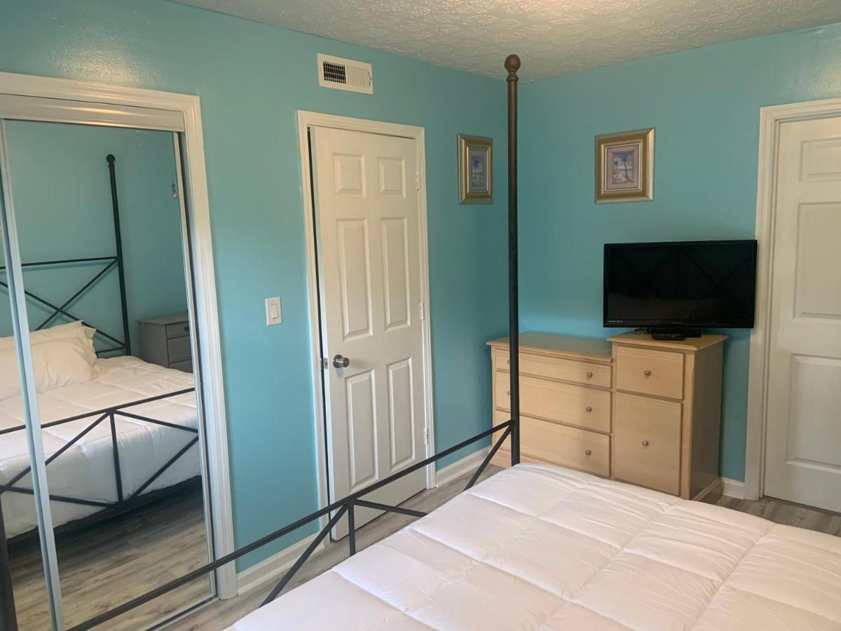 Cheerful Two Bedroom House 1.5 Miles From Beach. 默特尔比奇 外观 照片